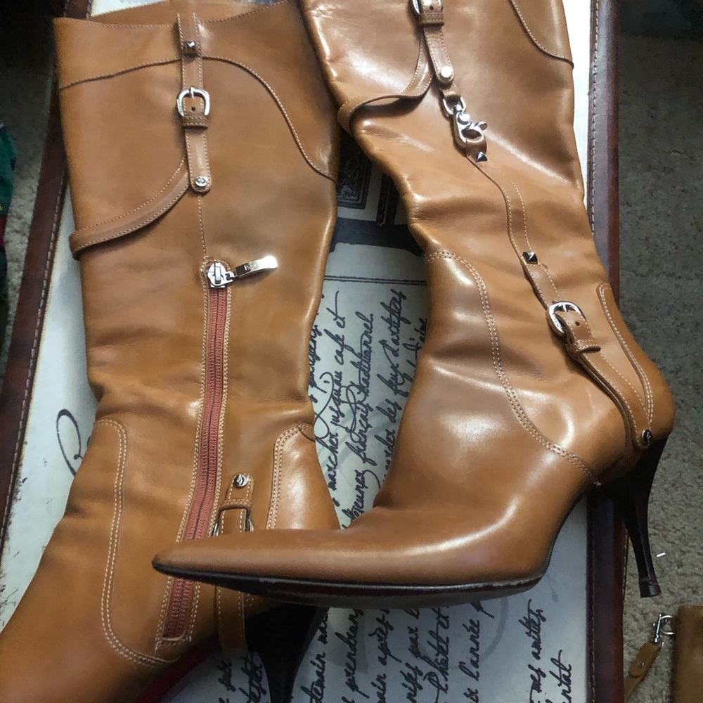 Cesar’s Paciotti boots